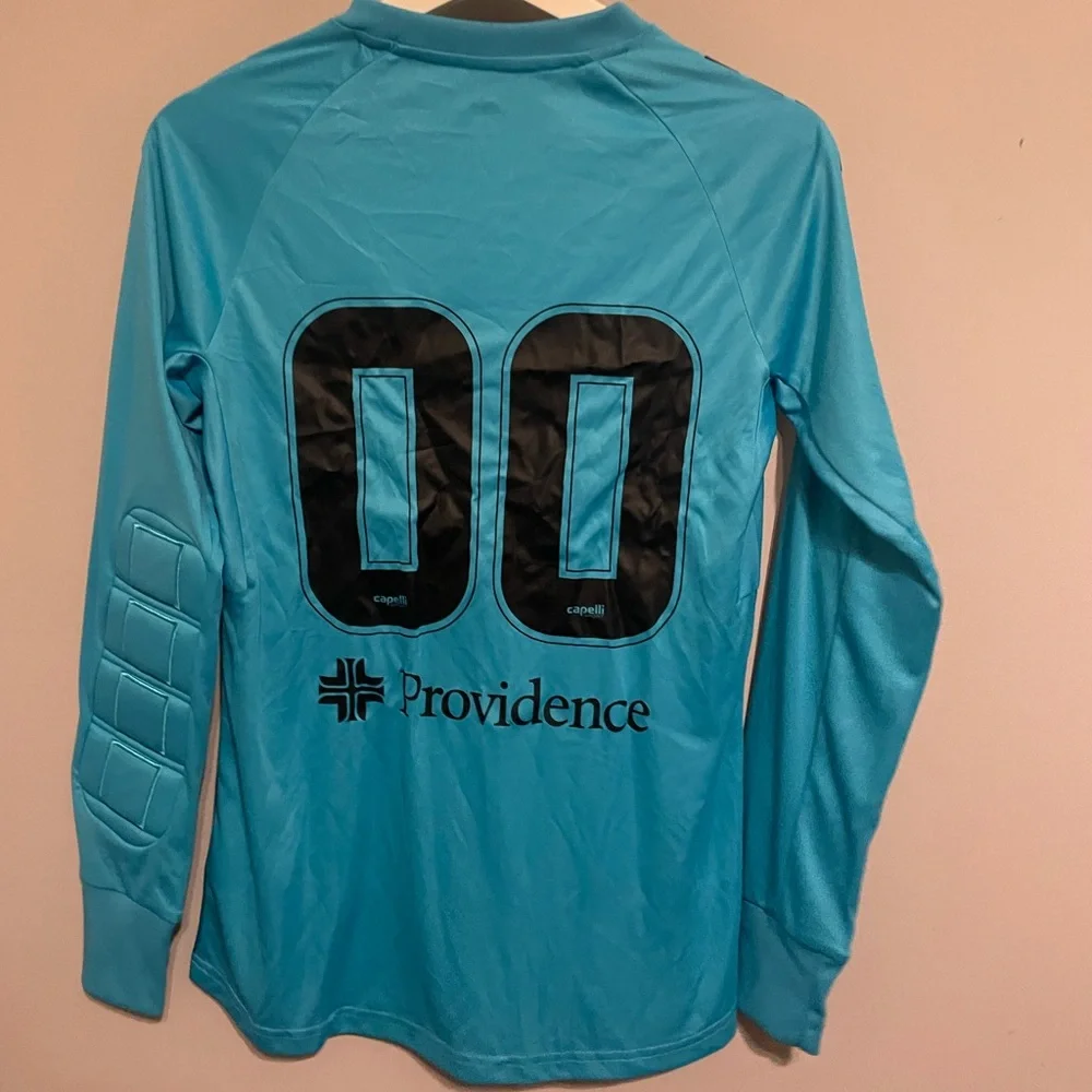 Capelli Sport has padding